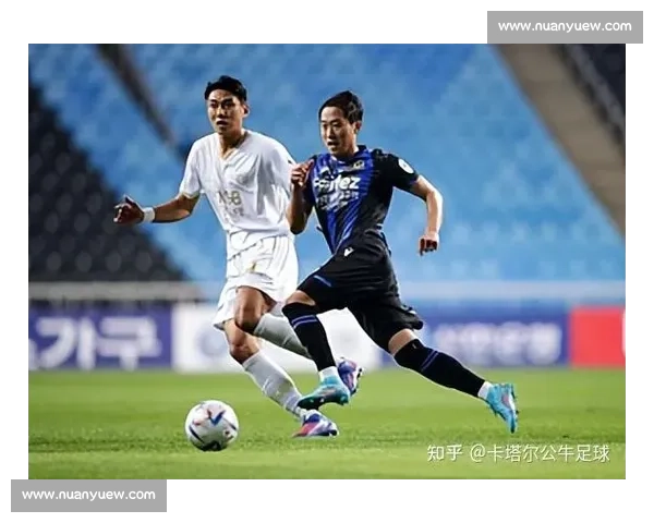 现代足球左后卫战术演变与攻防核心价值全面解析与发展趋势研究探讨